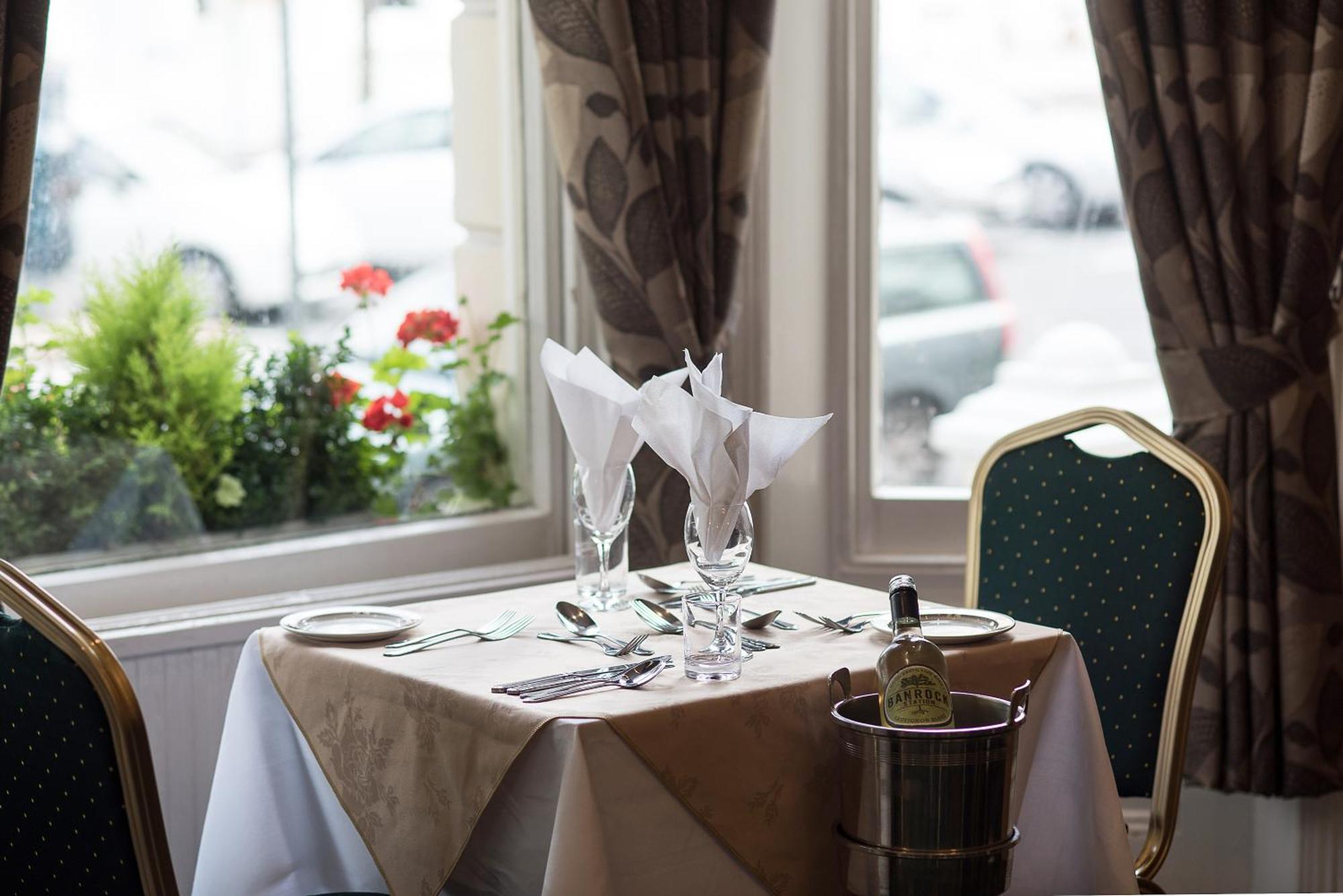Haddon Hall Hotel Eastbourne Ngoại thất bức ảnh